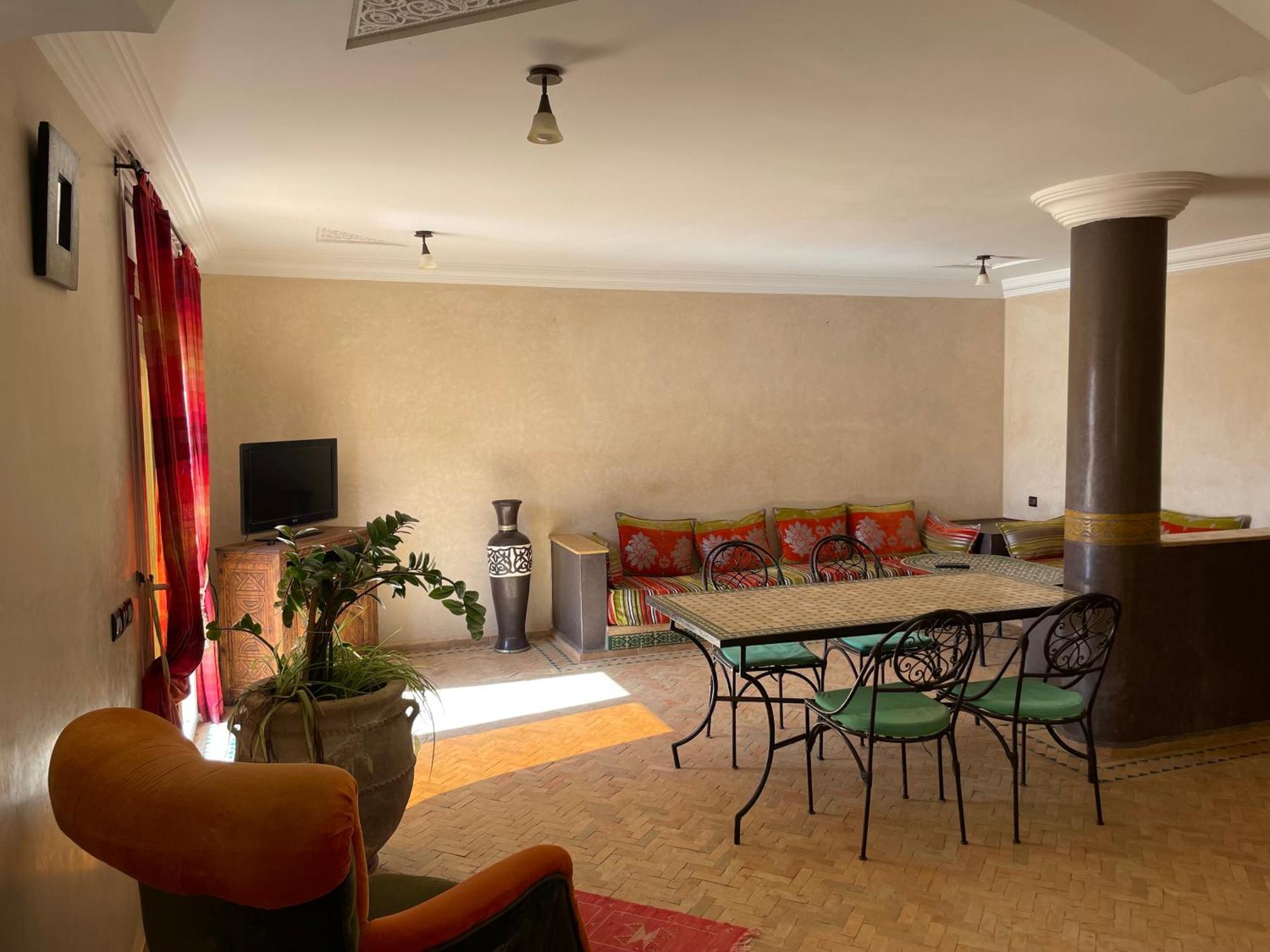 The Rainbow House Apartment Мирлефт Екстериор снимка